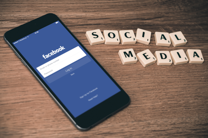 Marketing campaign planning on digital screens